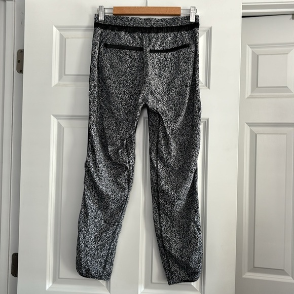 Lululemon &go On The Go Jogger Pant Black and White Size 6 - Picture 5 of 16